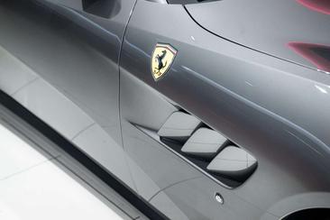 Ferrari GTC4Lusso T — photo 5