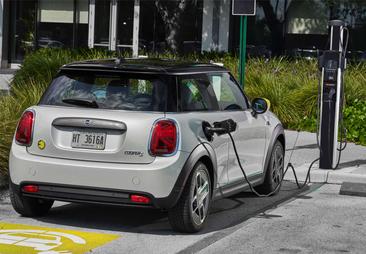 Mini 3 Portes Berline Cooper SE — photo 37