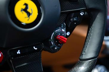 Ferrari GTC4Lusso T — photo 25