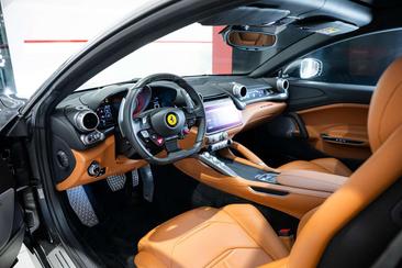 Ferrari GTC4Lusso T — photo 27