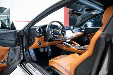 Ferrari GTC4Lusso T — photo 28