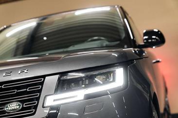 Land Rover Range Rover P550e — photo 7