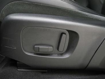 Land Rover Range Rover Evoque P300e — photo 17