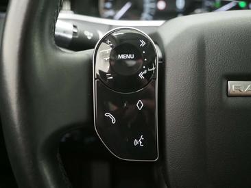 Land Rover Range Rover Evoque P300e — photo 20