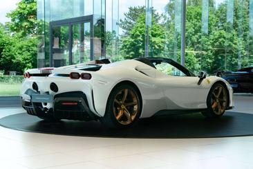 Ferrari SF90 Spider — photo 2