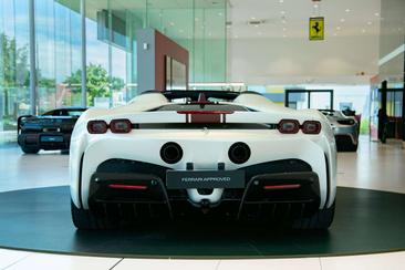 Ferrari SF90 Spider — photo 5