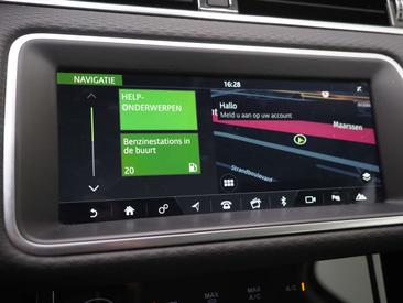 Land Rover Range Rover Evoque P300e — photo 25
