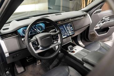 Land Rover Range Rover P550e — photo 23
