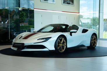 Ferrari SF90 Spider — photo 8