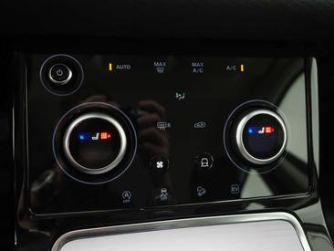 Land Rover Range Rover Evoque P300e — photo 29