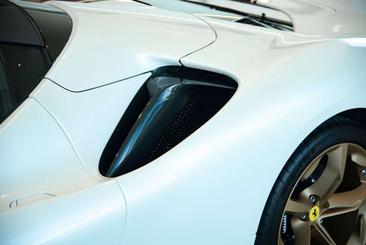 Ferrari SF90 Spider — photo 12