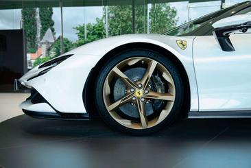 Ferrari SF90 Spider — photo 15