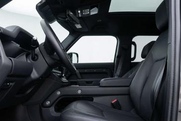 Land Rover Defender 130 D300 MHEV — photo 14