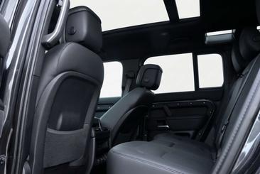 Land Rover Defender 130 D300 MHEV — photo 15