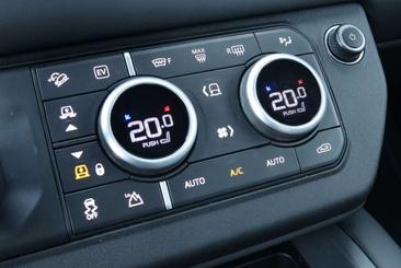 Land Rover Defender 130 D300 MHEV — photo 20