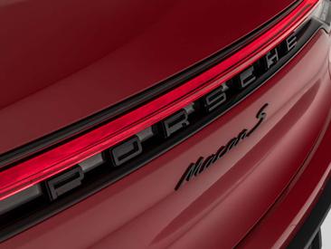 Porsche Macan S — photo 24
