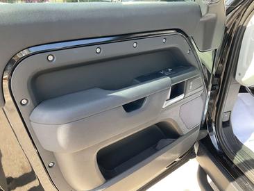Land Rover Defender 90 D200 MHEV — photo 5