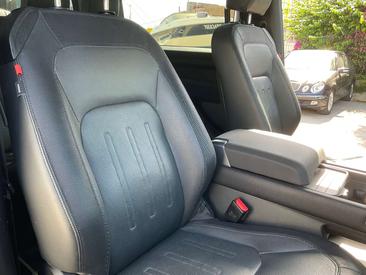 Land Rover Defender 90 D200 MHEV — photo 7