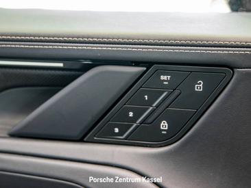 Porsche Cayenne III Turbo Electric — photo 25
