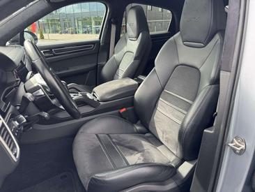 Porsche Cayenne III GTS — photo 8