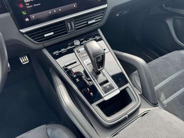 Porsche Cayenne III GTS — photo 14