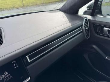 Porsche Cayenne III GTS — photo 15
