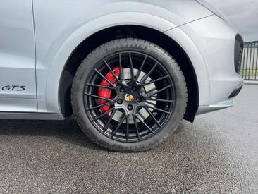 Porsche Cayenne III GTS — photo 29
