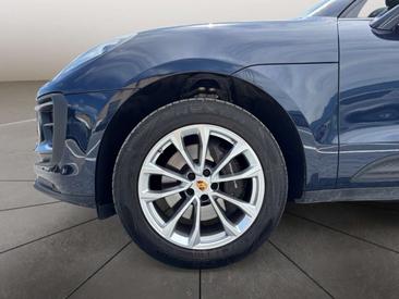 Porsche Macan — photo 9