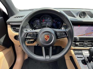 Porsche Macan — photo 11