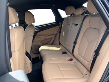 Porsche Macan — photo 13