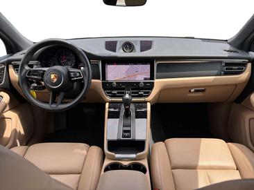 Porsche Macan — photo 14