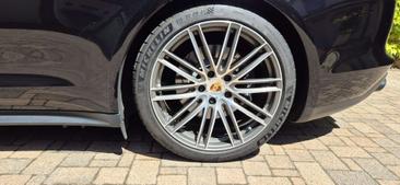 Porsche Panamera 4 E-Hybrid — photo 19