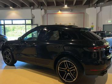 Porsche Macan — photo 5