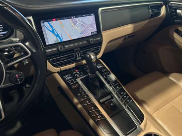 Porsche Macan — photo 9