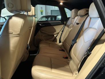 Porsche Macan — photo 12