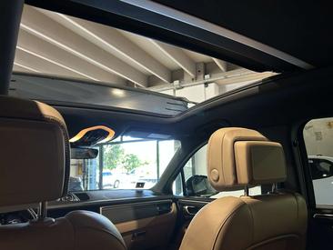 Porsche Macan — photo 13