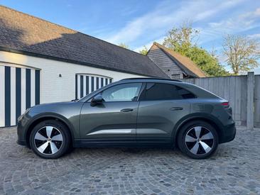 Porsche Macan Electric — photo 3