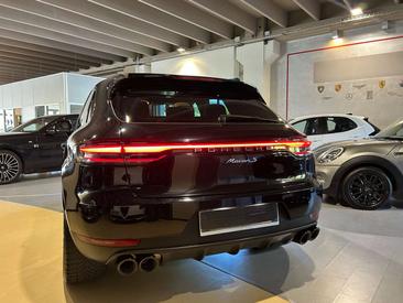 Porsche Macan — photo 14