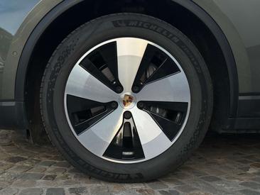 Porsche Macan Electric — photo 8