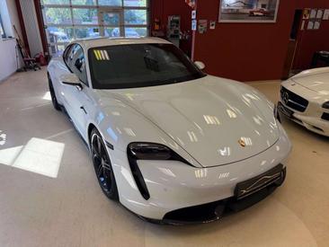 Porsche Taycan Turbo S — photo 2