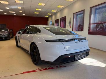 Porsche Taycan Turbo S — photo 9
