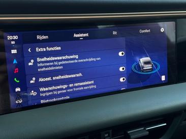 Porsche Macan Electric — photo 24