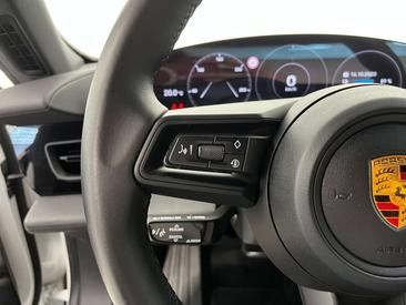 Porsche Taycan — photo 7