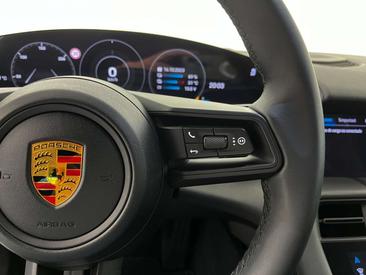 Porsche Taycan — photo 8