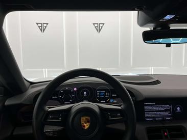 Porsche Taycan — photo 21
