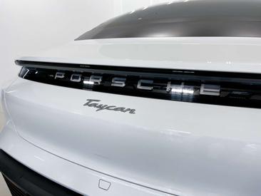 Porsche Taycan — photo 29