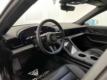 Porsche Taycan — photo 30