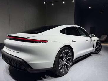 Porsche Taycan 4S — photo 15
