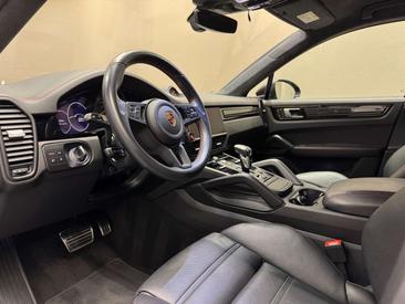 Porsche Cayenne III Turbo GT — photo 11