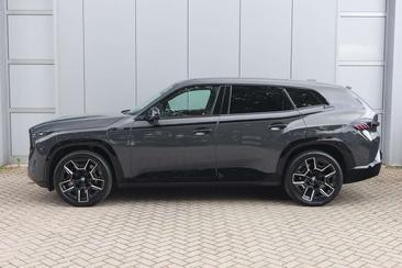 BMW XM 50e — photo 5